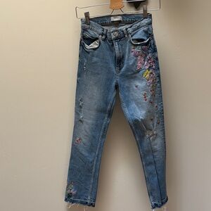 Zara. Floral Embroidered Blue Jeans